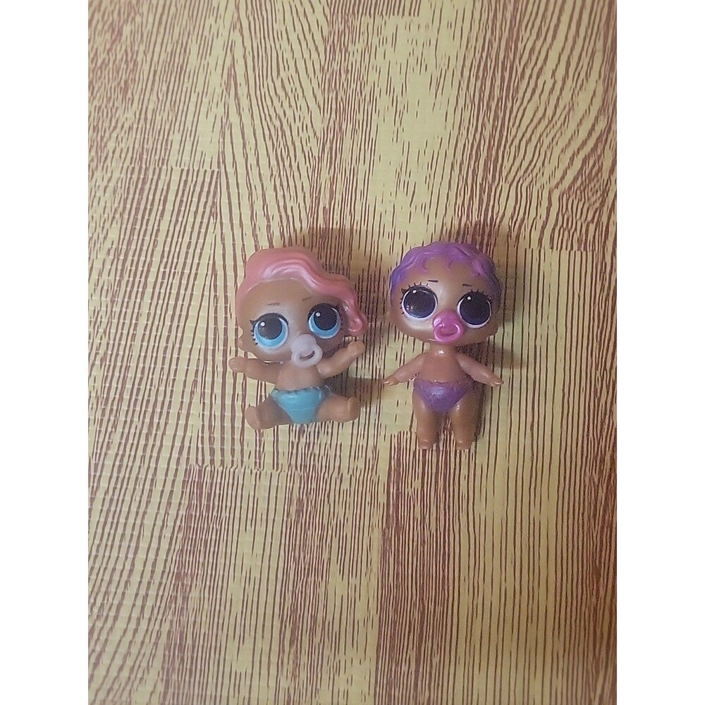 LOL Color Change 2 Lot Lil Sisters Doll